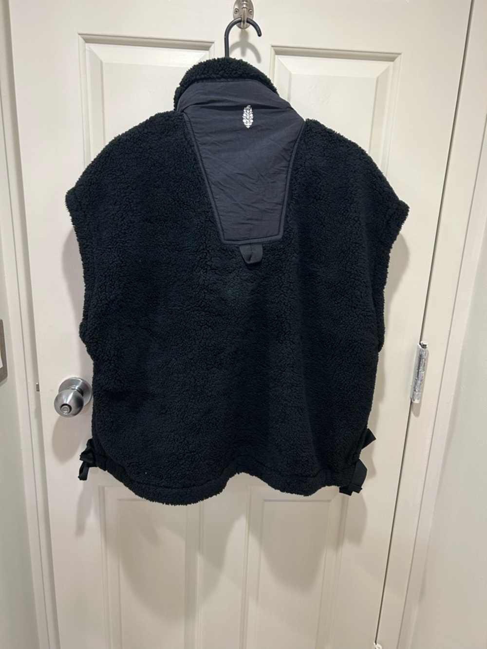 Cozy Free People Black Sherpa Vest - Picture 2 of 4